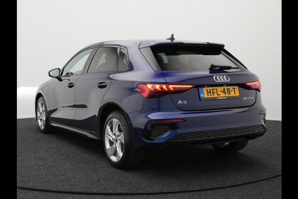 Audi A3 Sportback 45 TFSI e S-Line Plug In Hybrid 245 pk | PHEV | Trekhaak Afneembaar | Matrix LED | Carplay | Electrische Sportstoelen Verwarmd | Navi |