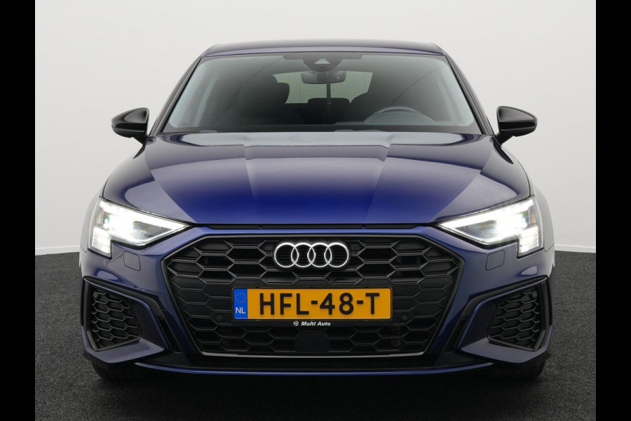 Audi A3 Sportback 45 TFSI e S-Line Plug In Hybrid 245 pk | PHEV | Trekhaak Afneembaar | Matrix LED | Carplay | Electrische Sportstoelen Verwarmd | Navi |