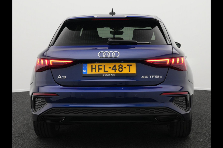 Audi A3 Sportback 45 TFSI e S-Line Plug In Hybrid 245 pk | PHEV | Trekhaak Afneembaar | Matrix LED | Carplay | Electrische Sportstoelen Verwarmd | Navi |