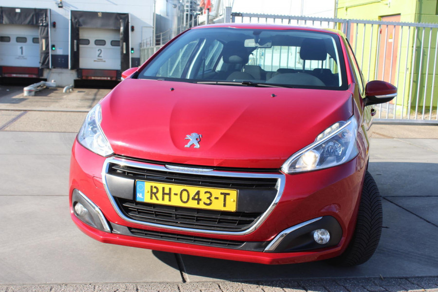 Peugeot 208 1.2 PureTech Blue Lion NAP,, AIRCO ,,MULTIMEDIA ,,NAVI,, LED ,,PARKEERSENSOREN TREKHAAK