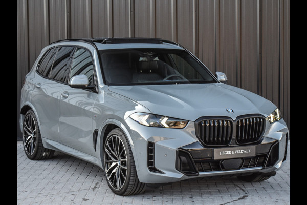 BMW X5 xDrive50e | PANORAMADAK | COMFORT ACCESS | LUCHTVERING | SOFT-CLOSE | TREKHAAK | COMFORT SEATS | AMBIANCE AIR | HARMAN/KARDON |