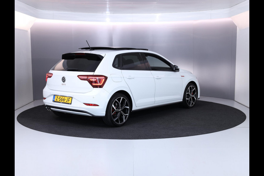 Volkswagen Polo 2.0 TSI GTI Automaat (DSG) | Panoramadak |  | Achteruitrijcamera | Stoelverwarming |Parkeersensoren|Adaptieve cruise control | | Private lease vanaf € 649,- pm|Verlengde garantie|Navigatie via App