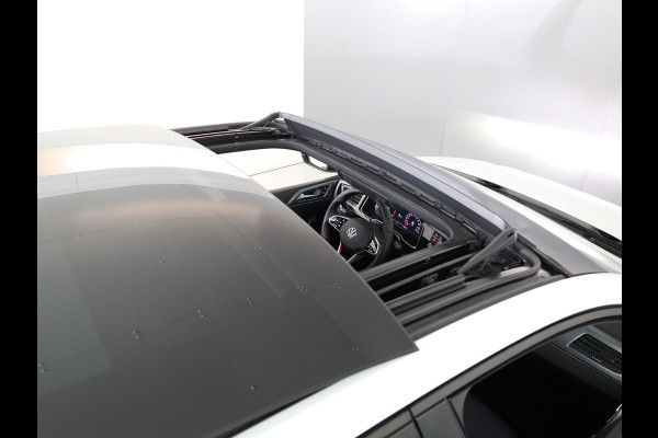 Volkswagen Polo 2.0 TSI GTI Automaat (DSG) | Panoramadak |  | Achteruitrijcamera | Stoelverwarming |Parkeersensoren|Adaptieve cruise control | | Private lease vanaf € 649,- pm|Verlengde garantie|Navigatie via App