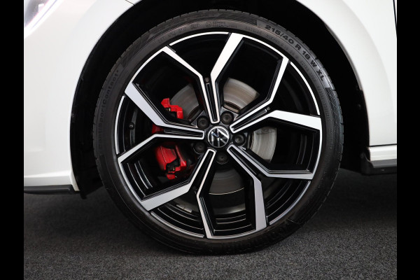 Volkswagen Polo 2.0 TSI GTI Automaat (DSG) | Panoramadak |  | Achteruitrijcamera | Stoelverwarming |Parkeersensoren|Adaptieve cruise control | | Private lease vanaf € 649,- pm|Verlengde garantie|Navigatie via App