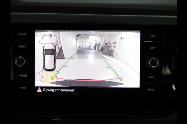 Volkswagen Polo 2.0 TSI GTI Automaat (DSG) | Panoramadak |  | Achteruitrijcamera | Stoelverwarming |Parkeersensoren|Adaptieve cruise control | | Private lease vanaf € 649,- pm|Verlengde garantie|Navigatie via App