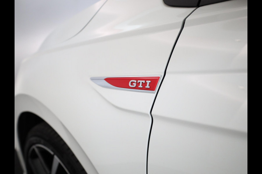 Volkswagen Polo 2.0 TSI GTI Automaat (DSG) | Panoramadak |  | Achteruitrijcamera | Stoelverwarming |Parkeersensoren|Adaptieve cruise control | | Private lease vanaf € 649,- pm|Verlengde garantie|Navigatie via App