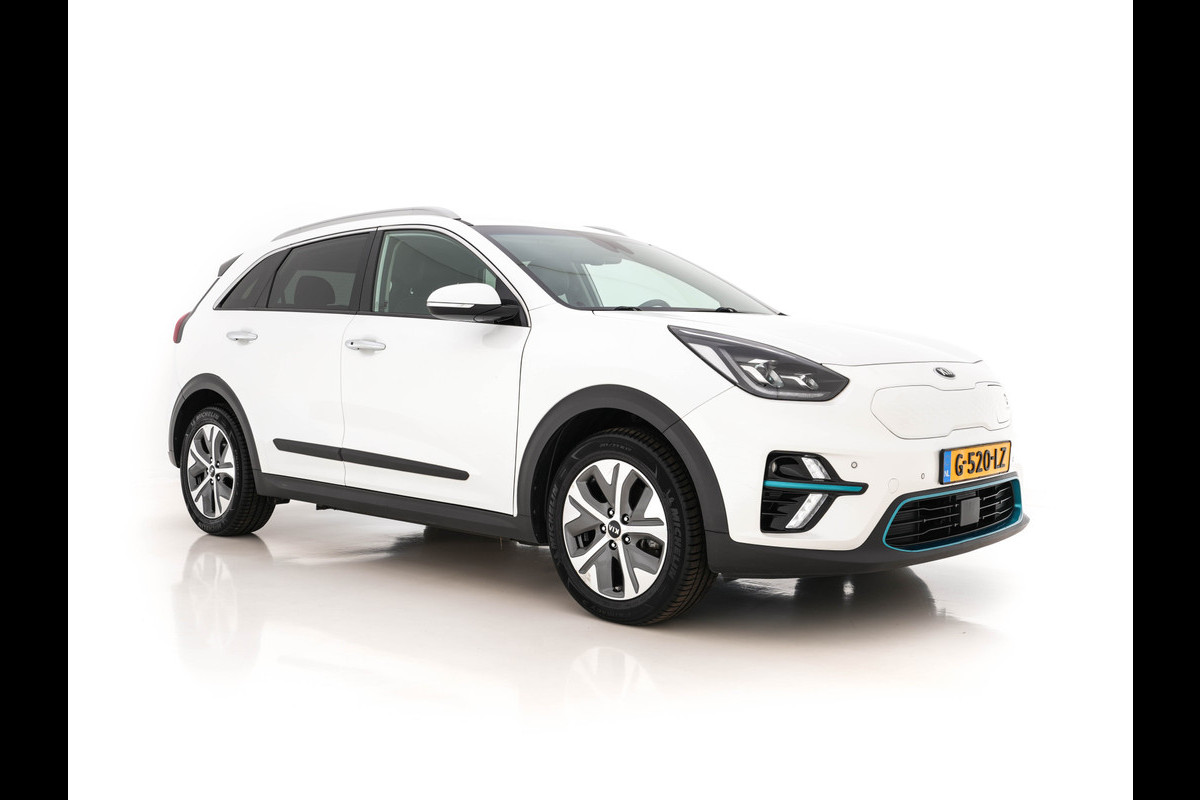 Kia e-Niro ExecutiveLine 64 kWh (INCL.BTW) Aut. *FULL-LEATHER | JBL-AUDIO | FULL-LED | NAVI-FULLMAP | DAB | ADAPT.CRUISE | CAMERA | MEMORY-PACK | LANE-ASSIST | KEYLESS | DIGI-COCKPIT | SHIFT-PADDLES | COMFORT-SEATS | 17"ALU