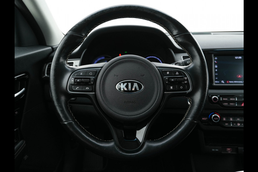 Kia e-Niro ExecutiveLine 64 kWh (INCL.BTW) Aut. *FULL-LEATHER | JBL-AUDIO | FULL-LED | NAVI-FULLMAP | DAB | ADAPT.CRUISE | CAMERA | MEMORY-PACK | LANE-ASSIST | KEYLESS | DIGI-COCKPIT | SHIFT-PADDLES | COMFORT-SEATS | 17"ALU