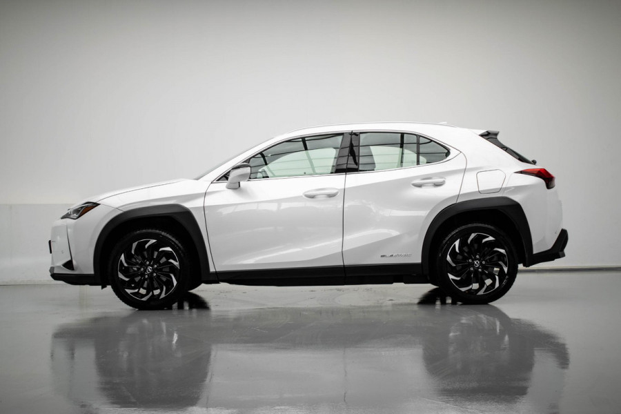 Lexus UX 300e Luxury 54 kWh |Stoelverkoeling|ACC|Leder|Camera|