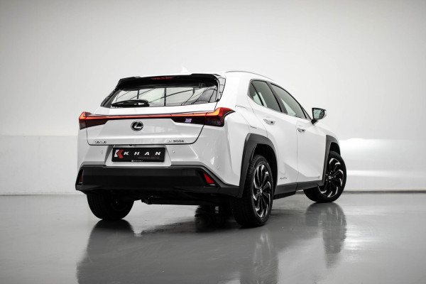 Lexus UX 300e Luxury 54 kWh |Stoelverkoeling|ACC|Leder|Camera|