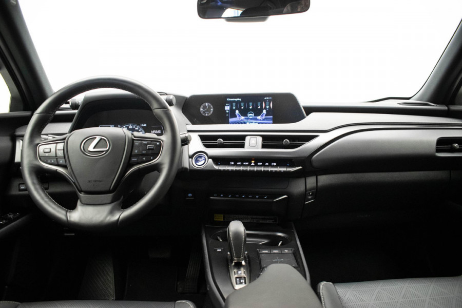 Lexus UX 300e Luxury 54 kWh |Stoelverkoeling|ACC|Leder|Camera|