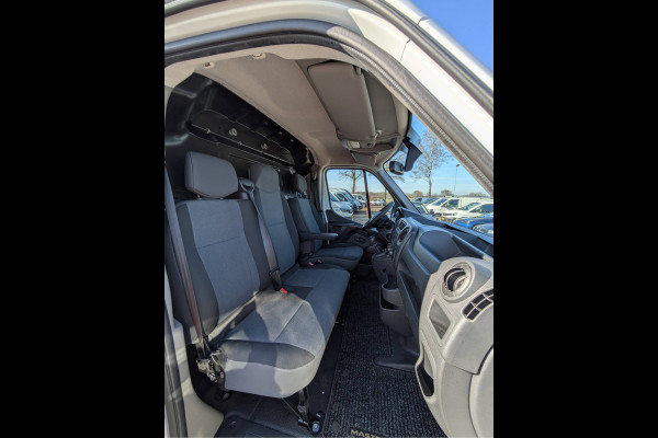 Renault Master T33 2.3 dCi L1H1 Imperiaal Trekhaak 3-Persoons A.Camera Airco Cruise Control Lat om lat betimmering Betonplex Vloer Bluetooth Sidebars 1e Eigenaar  EURO 6 Y