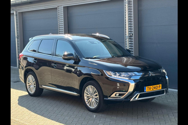 Mitsubishi Outlander 2.4 PHEV Intense+, luxe interieur, schuifdak, trekhaak, nl auto met nationale auto pas