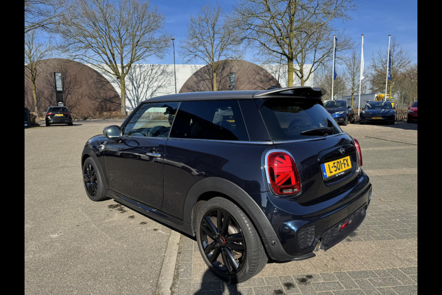 MINI Mini 1.5 Cooper | ORIG. NL. NAP KM. | JCW PACK | STOELVERWARMING | RIJKLAAR INCL. 12 MND. BOVAGGARANTIE