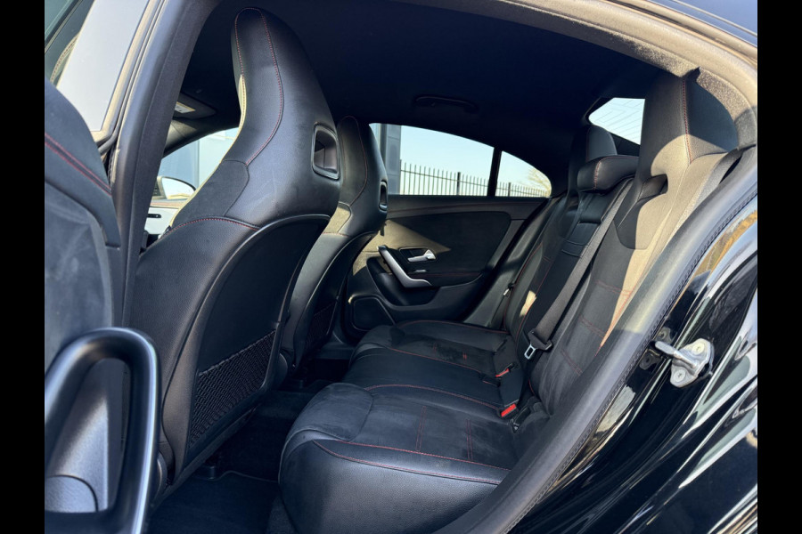 Mercedes-Benz CLA-Klasse 200 AMG Line 2e Eigenaar,Navi,Camera,Stoelverwarming,Ambient Lighting,Sportstoelen,Weinig KM,N.A.P,APK tot 07-2026