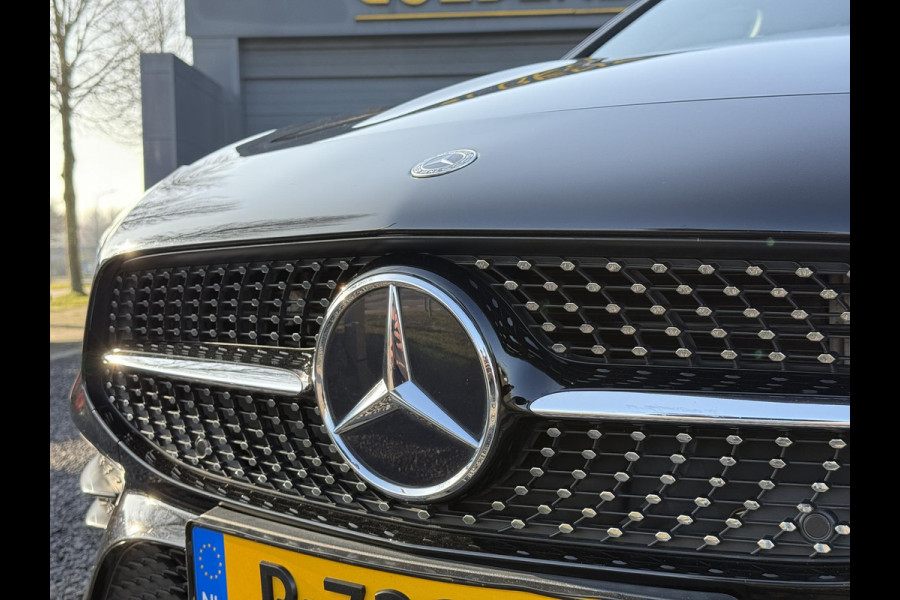 Mercedes-Benz CLA-Klasse 200 AMG Line 2e Eigenaar,Navi,Camera,Stoelverwarming,Ambient Lighting,Sportstoelen,Weinig KM,N.A.P,APK tot 07-2026