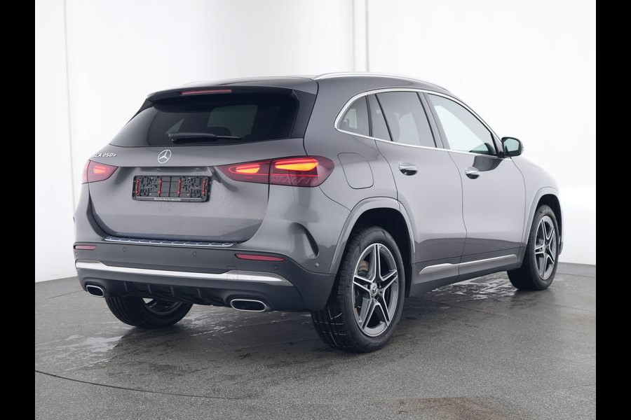 Mercedes-Benz GLA 250 e AMG Face Lift Plug-In Hybride | AMG Line | Panorama Schuif-Kanteldak | Dodehoekassist | Sfeerverliichting | 11kW laden | Stuur en Stoelverwarming | Inclusief 24 maanden MB Certified garantie voor Europa.