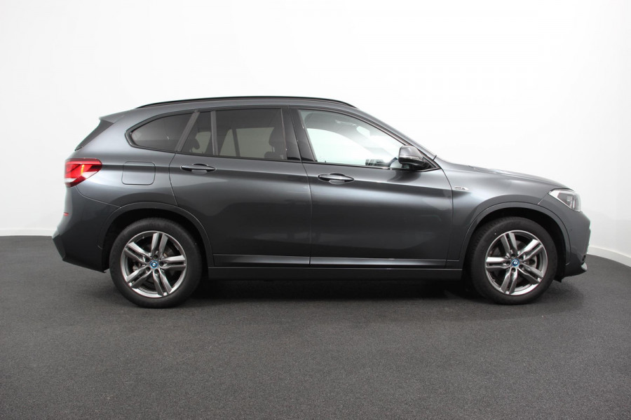 BMW X1 xDrive25e M-Sport PHEV Shadow Line | Climate Control | Cruise Control | Camera | Parkeer sensoren | Navigatie | Electrische Achterklep |