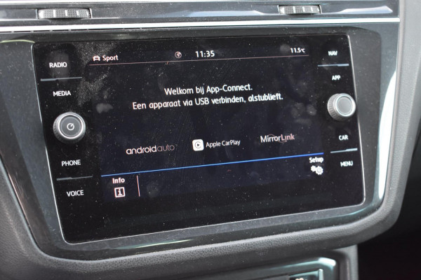 Volkswagen Tiguan 1.5 TSI | R-Line | TREKHAAK | PANORAMADAK | VIRTUAL COCKPIT | APPLE CARPLAY | ANDROID AUTO | STOELVERWARMING