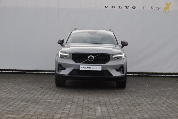 Volvo XC40 B4 211PK Automaat Plus Dark / Adaptive cruise control / Elektrische stoelen / Harman Kardon audio / Pilot assist / BLIS / Stoel en stuur verwarming / Elektrische achterklep / Parkeersensoren met camera / Google infotainment