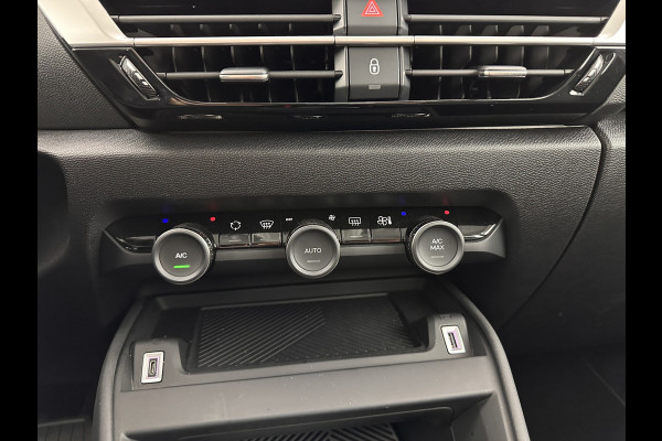 Citroën Ë-C4 Feel 50 kWh [ 3-Fase ] (INCL-BTW) *FULL-LED | DIGI-COCKPIT | CARPLAY | MICROFIBRE-COMFORT-SEATS | ECC | LANE-ASSIST | PDC | CRUISE | 18''ALU*