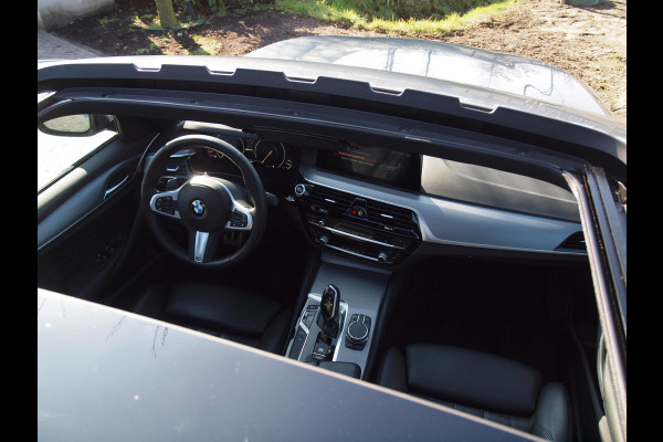 BMW 5 Serie 530e iPerformance Executive | M-Pakket | Schuifdak | Camera | Dealer Onderhouden | NL-Auto |