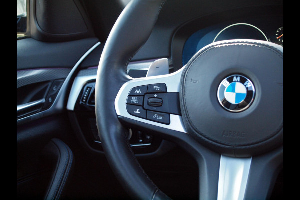 BMW 5 Serie 530e iPerformance Executive | M-Pakket | Schuifdak | Camera | Dealer Onderhouden | NL-Auto |