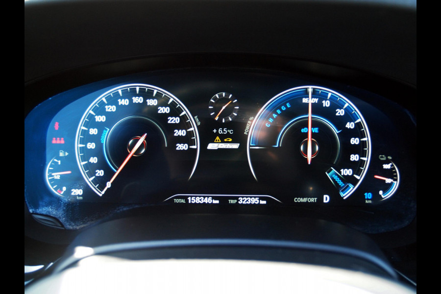 BMW 5 Serie 530e iPerformance Executive | M-Pakket | Schuifdak | Camera | Dealer Onderhouden | NL-Auto |