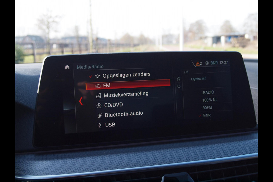 BMW 5 Serie 530e iPerformance Executive | M-Pakket | Schuifdak | Camera | Dealer Onderhouden | NL-Auto |