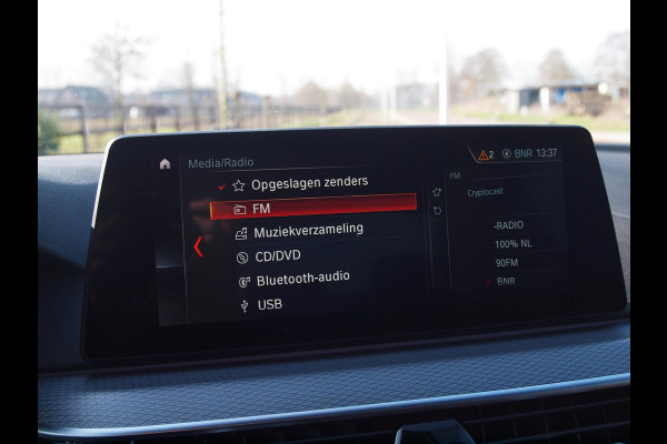 BMW 5 Serie 530e iPerformance Executive | M-Pakket | Schuifdak | Camera | Dealer Onderhouden | NL-Auto |