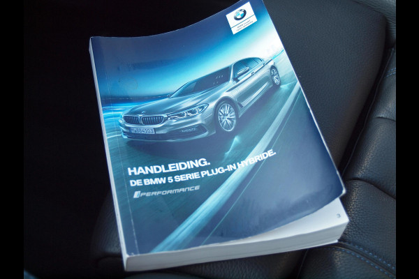 BMW 5 Serie 530e iPerformance Executive | M-Pakket | Schuifdak | Camera | Dealer Onderhouden | NL-Auto |