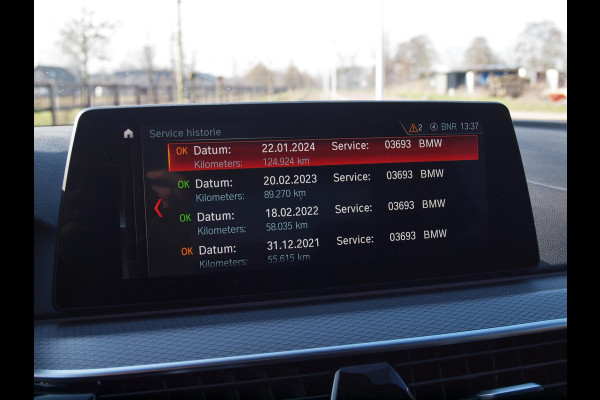 BMW 5 Serie 530e iPerformance Executive | M-Pakket | Schuifdak | Camera | Dealer Onderhouden | NL-Auto |