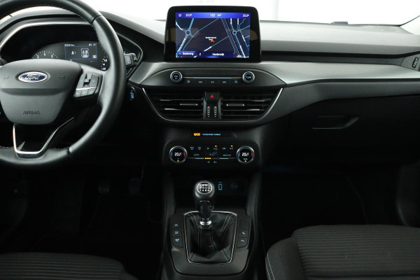 Ford Focus 1.0 EcoBoost Titanium | Trekhaak | Camera | Full LED | Navigatie | Keyless | Park Assist | Climate control | Getint glas