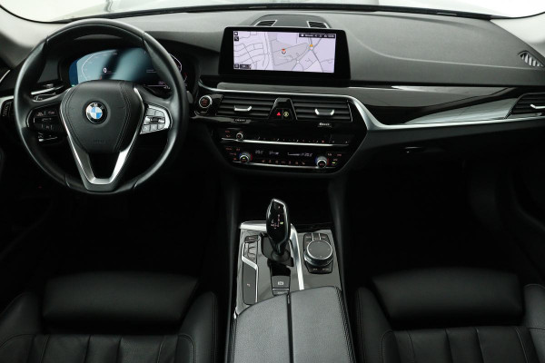 BMW 5 Serie 520i High Executive Edition | Panoramadak | Trekhaak | Leder | Camera | Stoelverwarming | Carplay | Memory | Comfortstoelen | Full LED | Live Cockpit