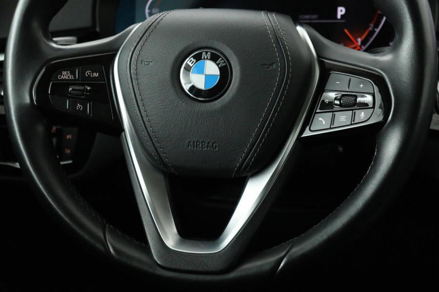 BMW 5 Serie 520i High Executive Edition | Panoramadak | Trekhaak | Leder | Camera | Stoelverwarming | Carplay | Memory | Comfortstoelen | Full LED | Live Cockpit