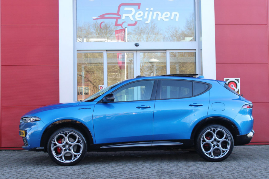 Alfa Romeo Tonale 1.3T PHEV Q4 280PK Edizione Speciale | PANORAMISCH SCHUIF / KANTELDAK | HARMAN CARDON PREMIUM AUDIO  | LEDEREN BEKLEDING | VOORSTOELEN / STUUR VERWARMD | VOORSTOELEN GEVENTILEERD | VOORSTOELEN ELEKTRISCH VERSTELBAAR MET GEHEUGEN FUNCTIE |APPLE CARPLAY / ANDROID AUTO | 360° CAMERA | DODEHOEK DETECTIE | 20"INCH LICHTMETALEN VELGEN | ADAPTIVE CRUISE CONTROL | KEYLESS ENTRY / START | ELEKTRISCH BEDIENBARE ACHTERKLEP | DRAADLOZE TELEFOONLADER | SFEER VERLICHTING | DONKERE HEMELBEKLEDING |