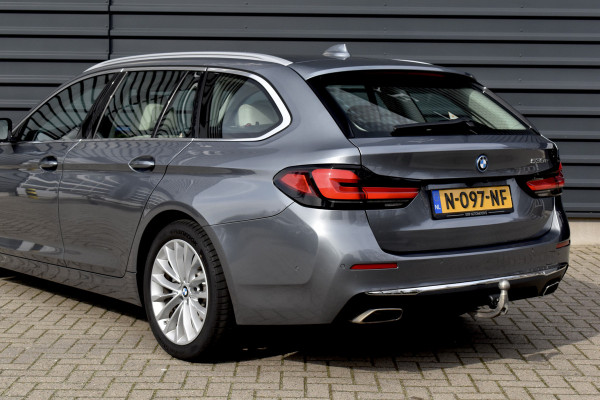 BMW 5 Serie Touring 530e High Executive Luxury Line | Panoramadak | Trekhaak wegklapbaar | Laser Light | Massage | Camera | CarPlay |