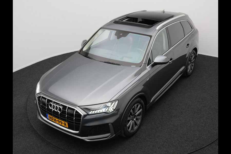 Audi Q7 55 TFSI e Quattro S Line Plug In Hybrid 3500kg Trekgewicht PHEV | Luchtvering | Panodak | Adaptive Cruise | 360 Camera | Bang & Olufsen | Head Up | Alcantara Hemel | Lederen Sportstoelen memory & Ventilatie |