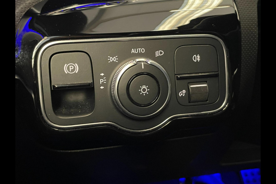 Mercedes-Benz A-Klasse 180 / AMG / BTW / NL-auto / Sfeerverlichting