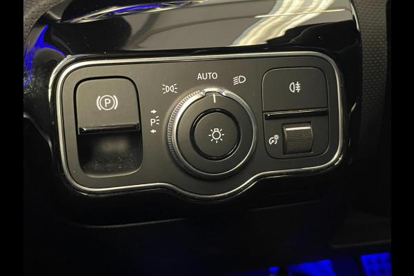 Mercedes-Benz A-Klasse 180 / AMG / BTW / NL-auto / Sfeerverlichting