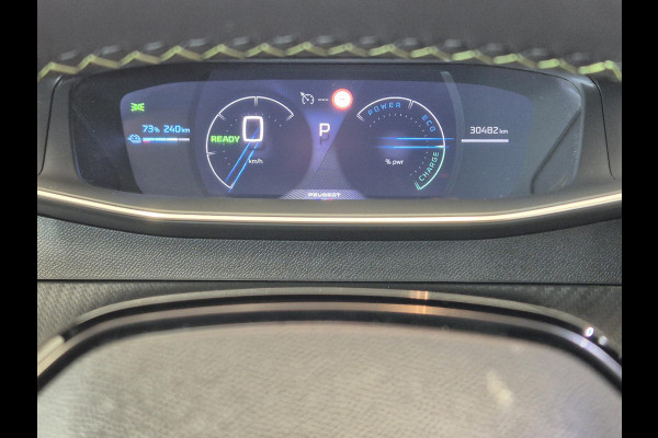 Peugeot e-2008 EV GT First Edition 54 kWh | Navigatie | Stoelverwarming | Achteruitrijcamera | Keyless Entry | Apple Carplay/Android Auto |