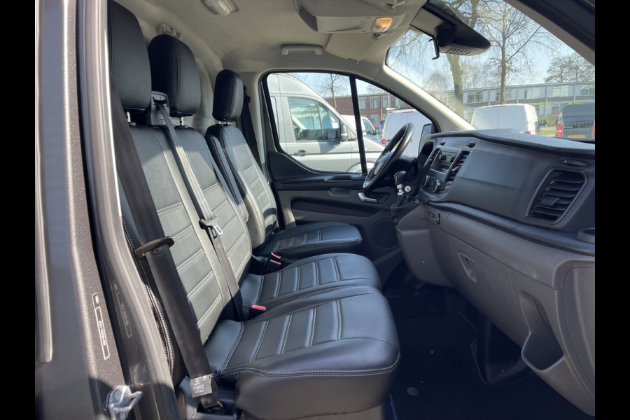 Ford Transit Custom 320 2.0 TDCI 170pk L2H1 Limited / vaste prijs rijklaar € 19.950 ex btw / lease vanaf € 366 / lichtemetalen velgen / magnetic grey metallic / trekhaak 2800 kg !