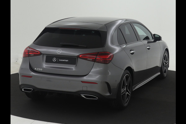 Mercedes-Benz A-Klasse 200 AMG Line | Nightpakket | Parkeerpakket met 360°-camera | Premium Pack | Extra USB-poorten | Burmester surround sound system | Verwarmde stoelen vooraan |