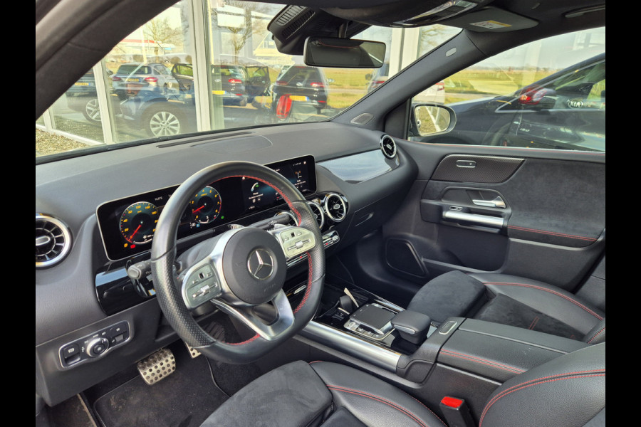 Mercedes-Benz B-Klasse 180 Business Solution AMG Automaat | Panoramadak | Navigatie | LED