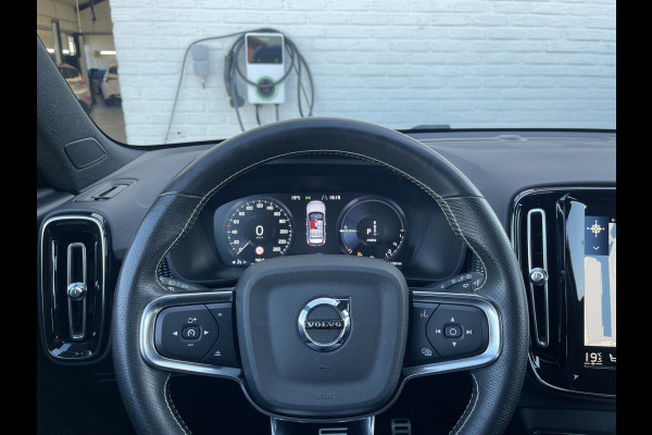 Volvo XC40 1.5 T4 Recharge R-Design | Navi | Trekhaak | CarPlay | Camera | LED | DAB | 19 inch