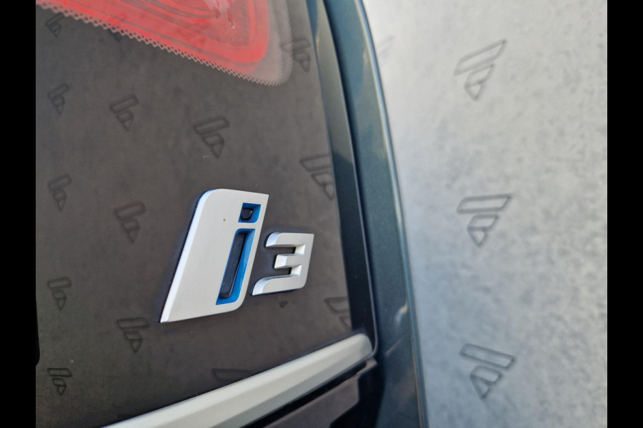 BMW i3 Business Edition Plus 120Ah 42 kWh | Open Dak | Stoelverwarming | LED | Navi | Harman/Kardon |