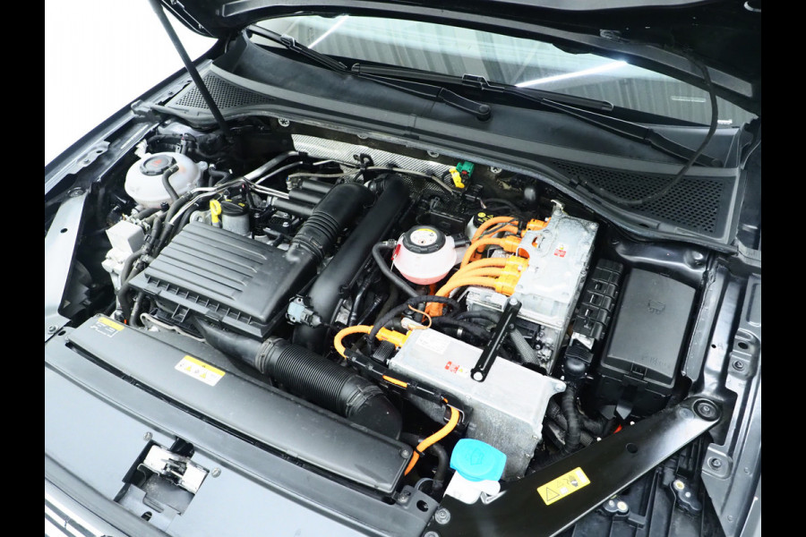 Volkswagen Passat Variant 1.4 TSI PHEV GTE | Massage | Adaptive Cruise | Virtual | Camera | Carplay | Trekhaak