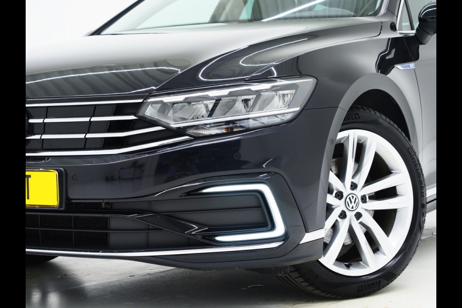 Volkswagen Passat Variant 1.4 TSI PHEV GTE | Massage | Adaptive Cruise | Virtual | Camera | Carplay | Trekhaak