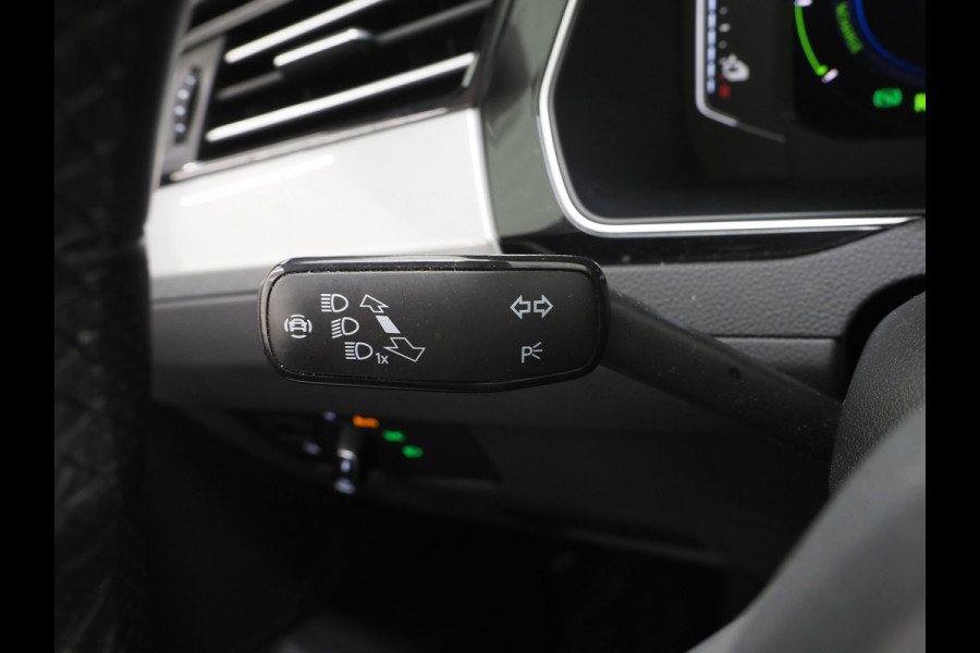 Volkswagen Passat Variant 1.4 TSI PHEV GTE | Massage | Adaptive Cruise | Virtual | Camera | Carplay | Trekhaak