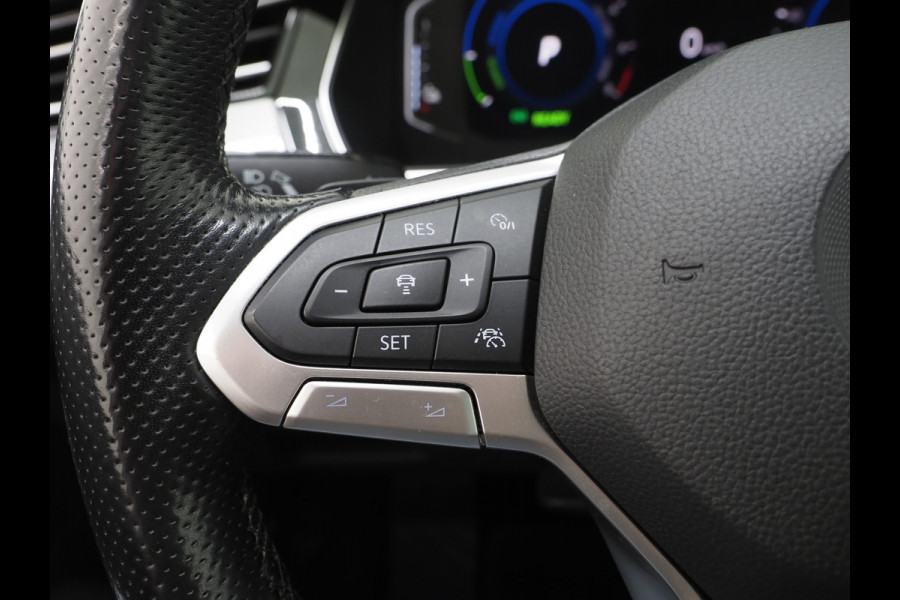 Volkswagen Passat Variant 1.4 TSI PHEV GTE | Massage | Adaptive Cruise | Virtual | Camera | Carplay | Trekhaak
